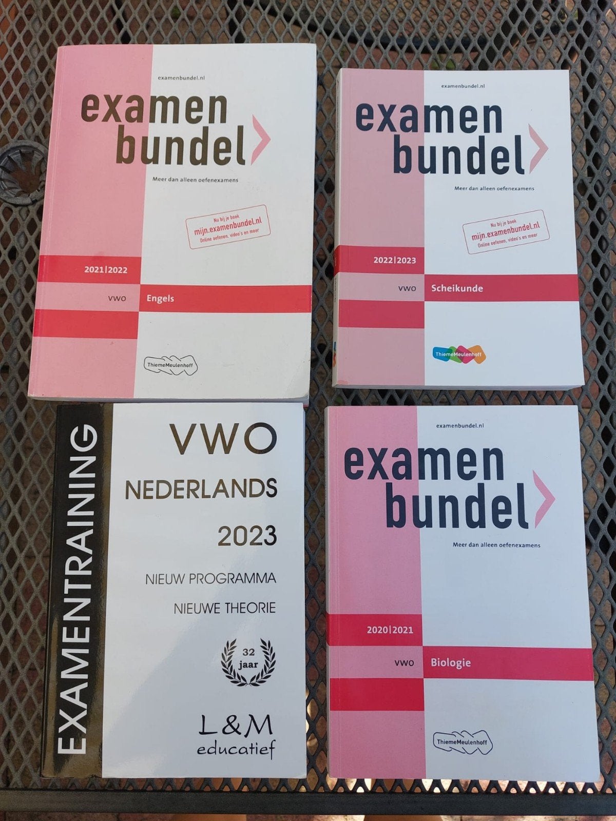 Pakket examenbundels VWO NG/NT, Ophalen of Verzenden, Zo goed als nieuw