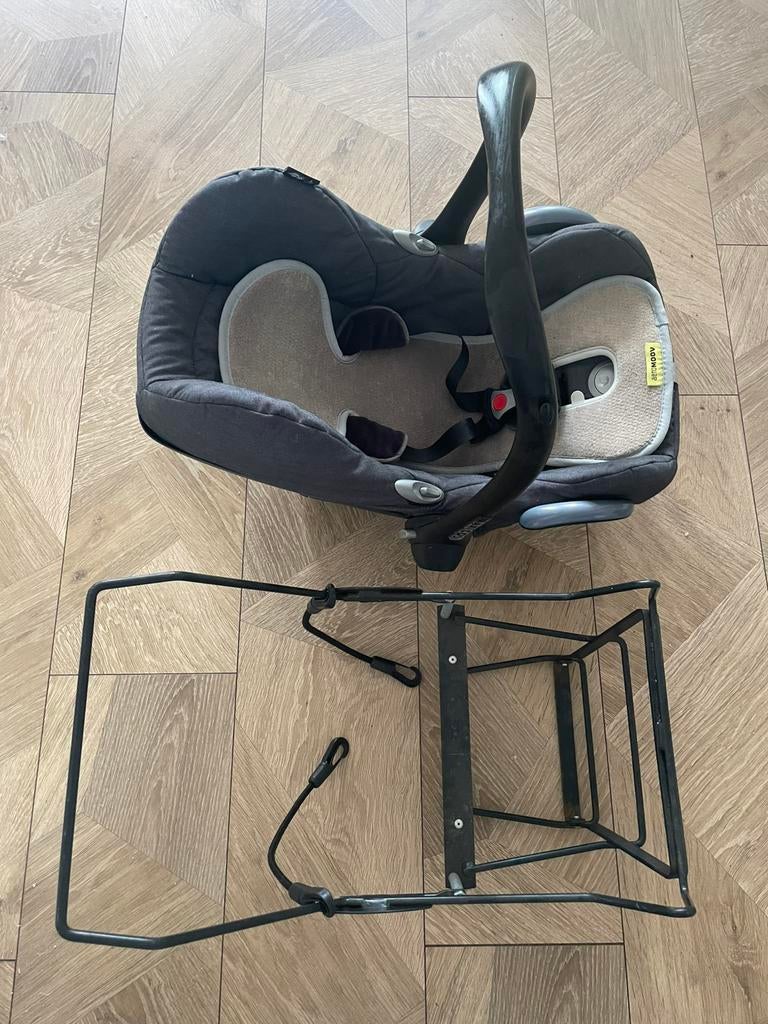 Maxi cosi met bevestigings beugel, Ophalen, Gebruikt, Overige typen, Gordel(s)