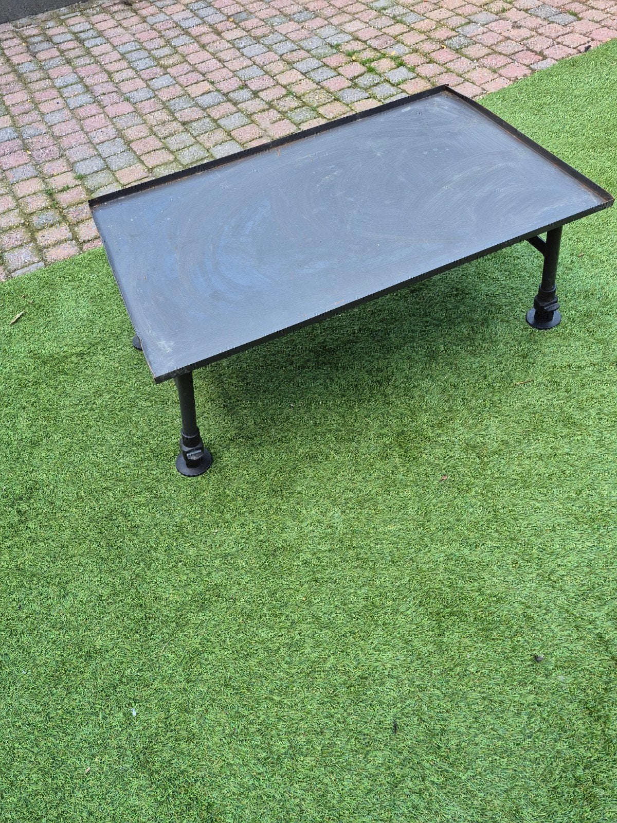 Stevig bivvy tafeltje voor karpervissen, Ophalen, Minder dan 45 cm, Gebruikt, Metaal of Aluminium
