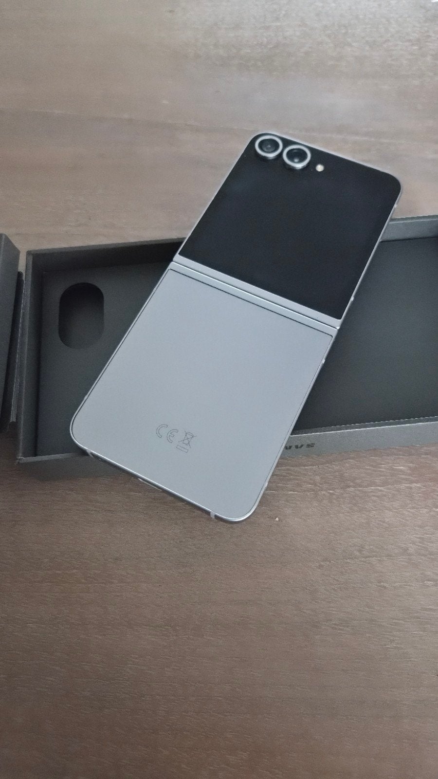 Samsung Galaxy Z Flip 6- Zo goed als nieuw