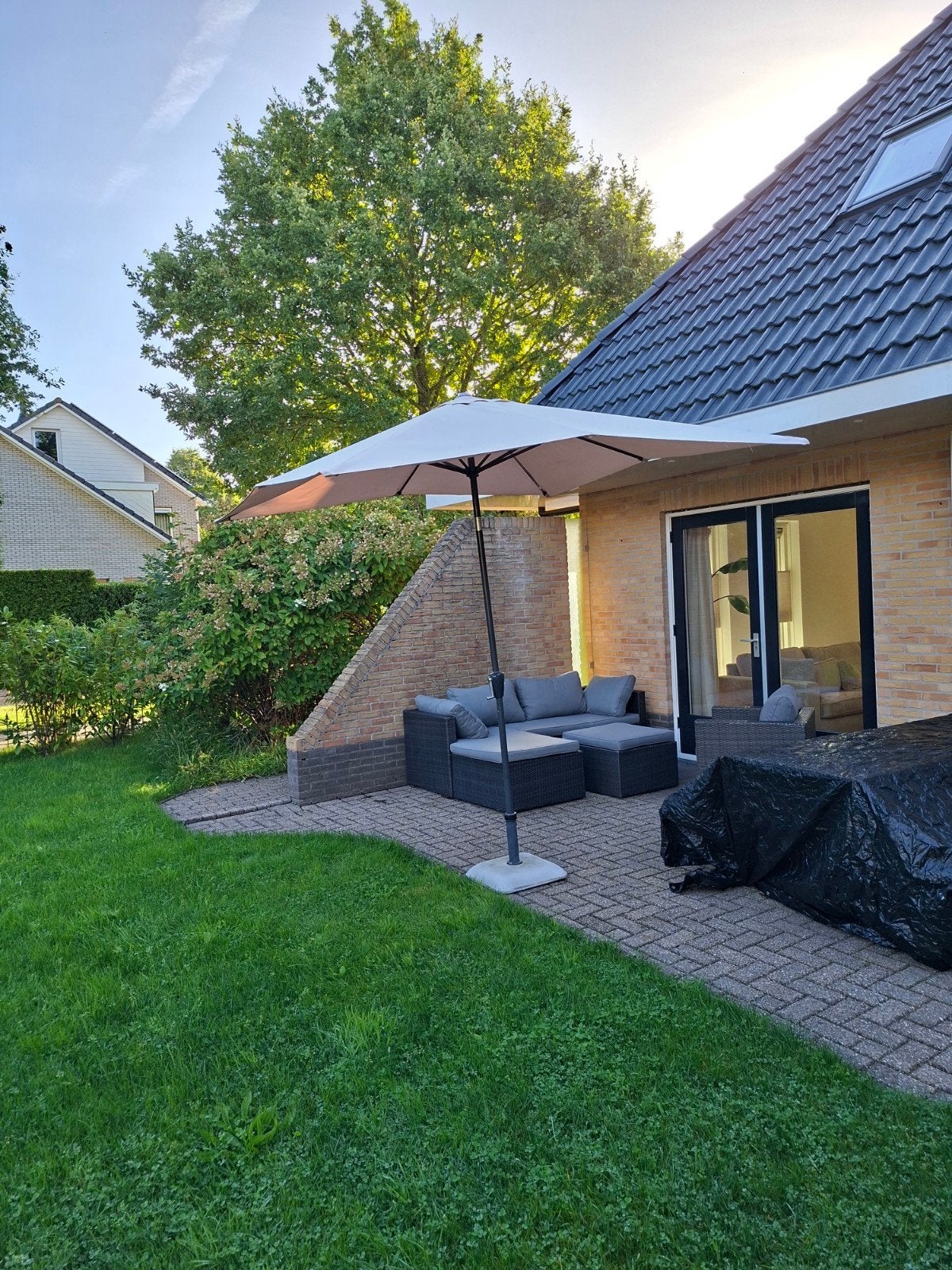 Parasol - ca. 300 cm diameter, Ophalen, Gebruikt, 2 tot 3 meter, Stokparasol