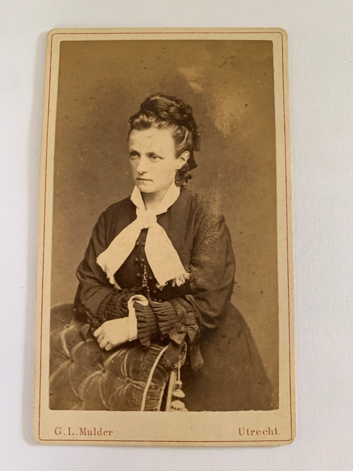 Antieke Carte de Visite Vrouw G.L. Mulder Utrecht, Gebruikt, Foto, Ophalen of Verzenden, Voor 1940