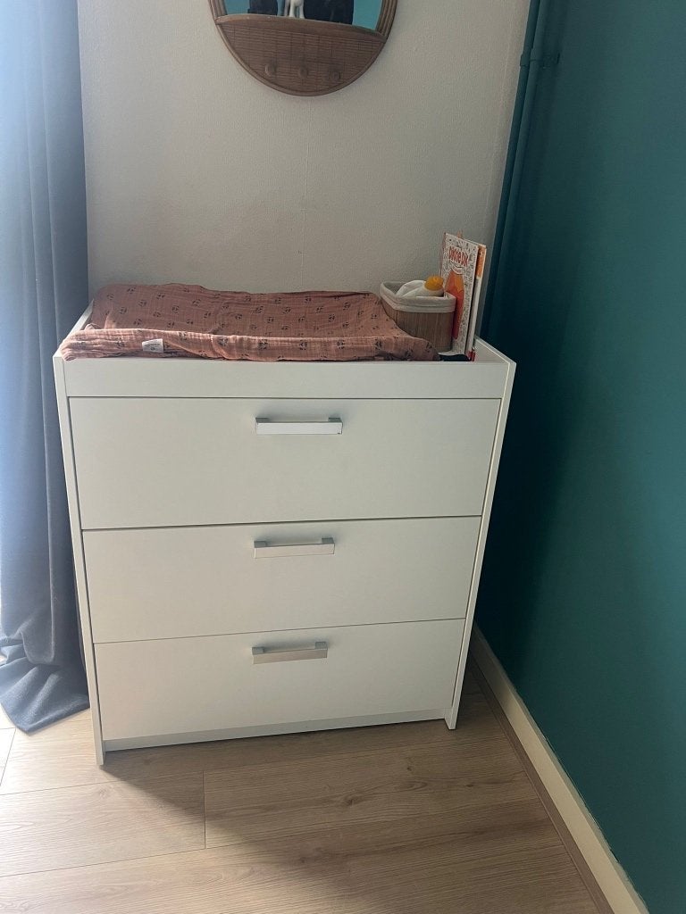 Witte commode