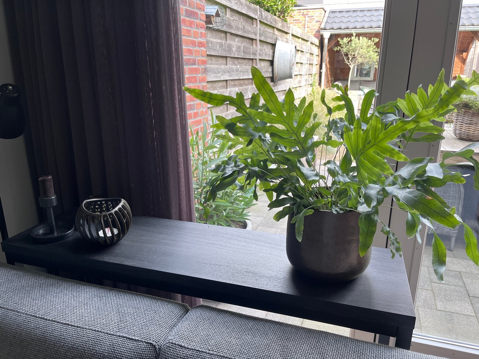 Sidetable - Zwart met houtlook, Ophalen, 100 tot 150 cm, Zo goed als nieuw, Metaal