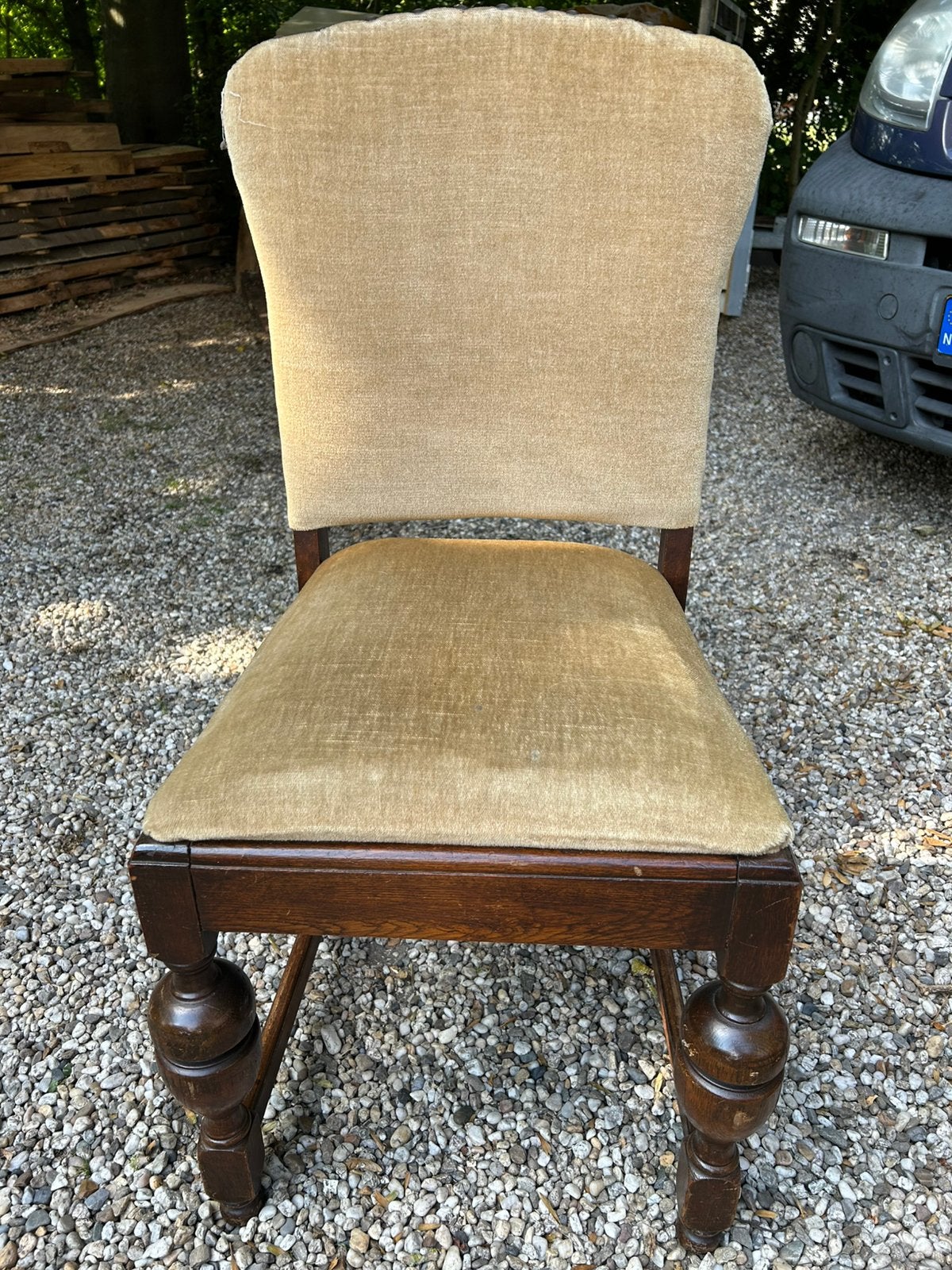4 Eetkamer stoelen hout met beige bekleding,2 met armleuning, Ophalen