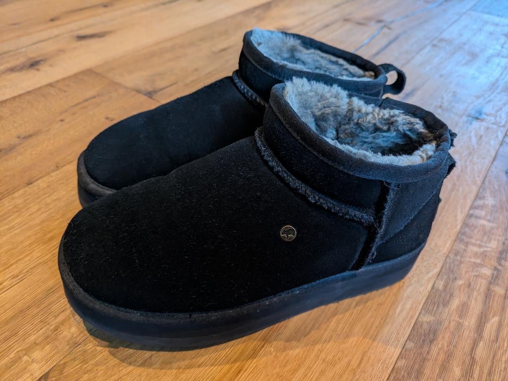 Warmbat pantoffels maat 39, Zwart, Ophalen of Verzenden, Zo goed als nieuw, Pantoffels of Sloffen