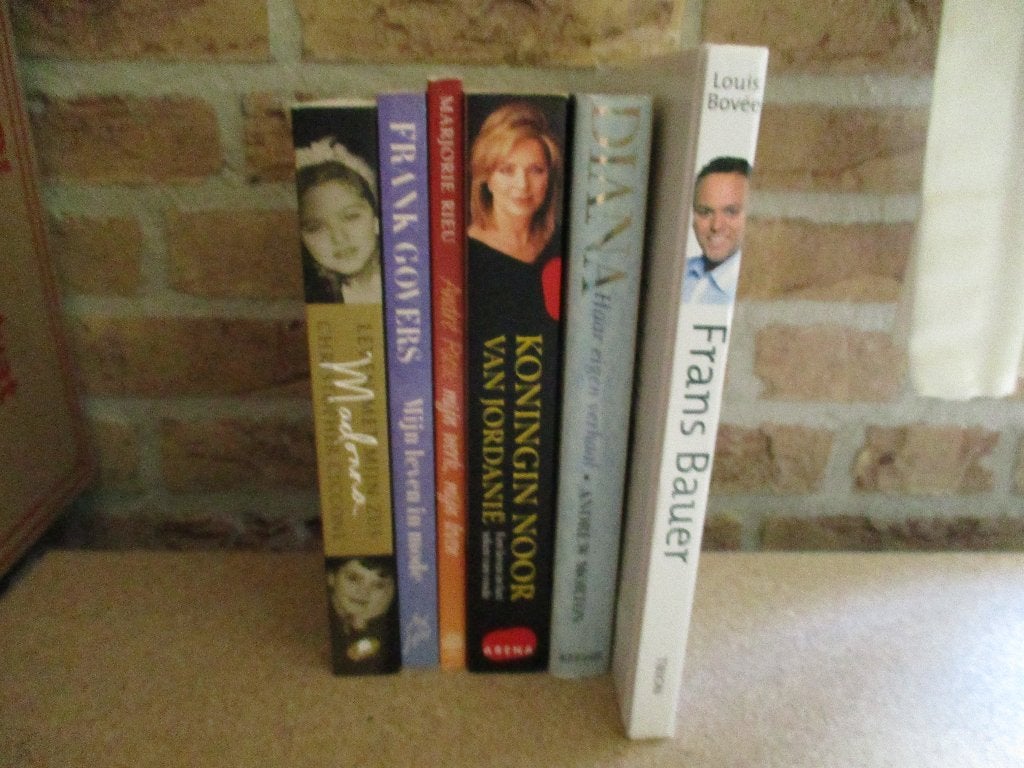 Biografie, 9 stuks in goede staat, Ophalen of Verzenden, Zo goed als nieuw, Overige