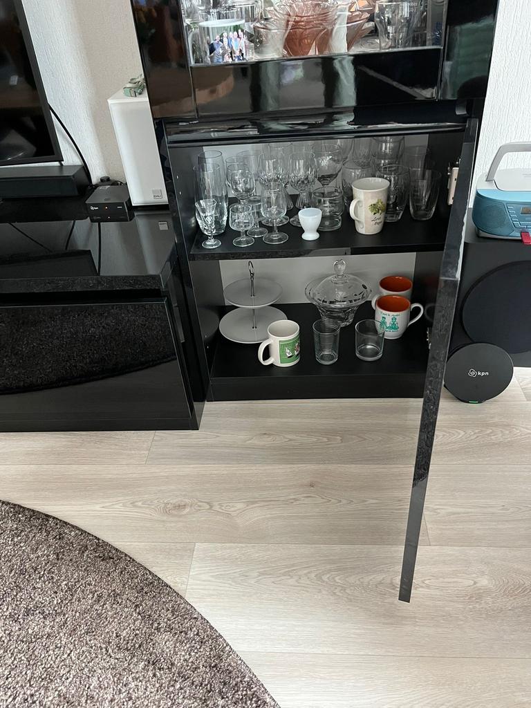 Hoogglans vitrine tv kast, Ophalen, Met deur(en), Zo goed als nieuw, 200 cm of meer