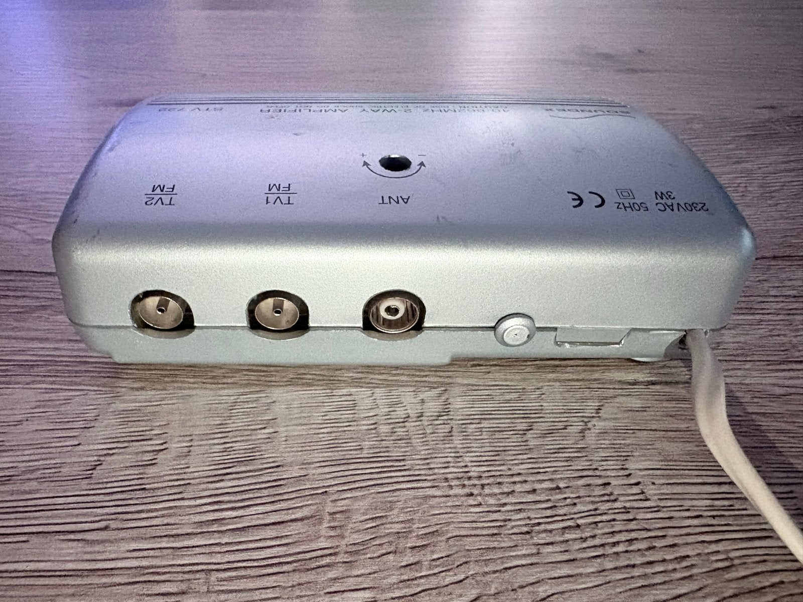 Soundex STV 722 2-weg versterker voor TV/FM, Ophalen of Verzenden, Gebruikt, Tv-kabel