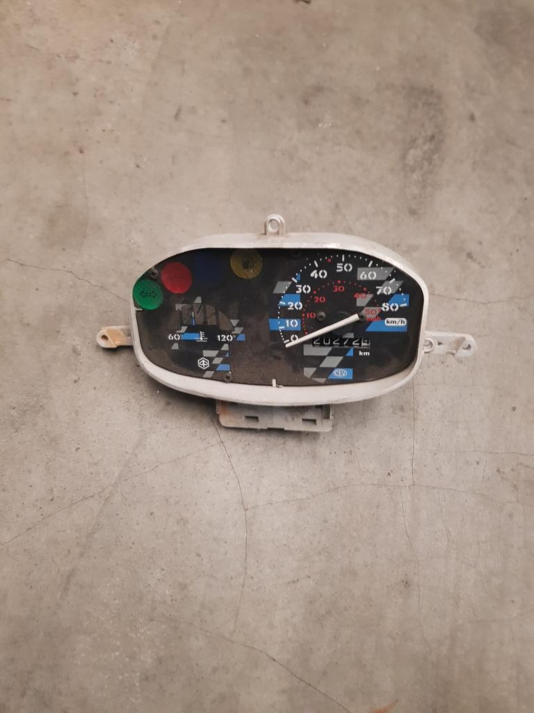 Piaggio zip sp H2O kilometer teller LC onderdelen, Ophalen of Verzenden