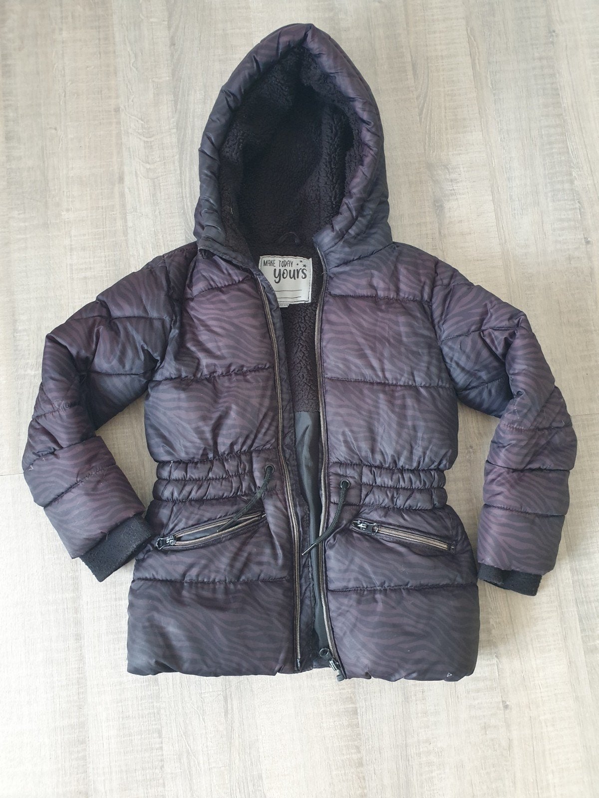 Wibra 122 jas zwart kinderjas meisjes winterjas capuchon, Ophalen of Verzenden, Gebruikt, Meisje, Jas