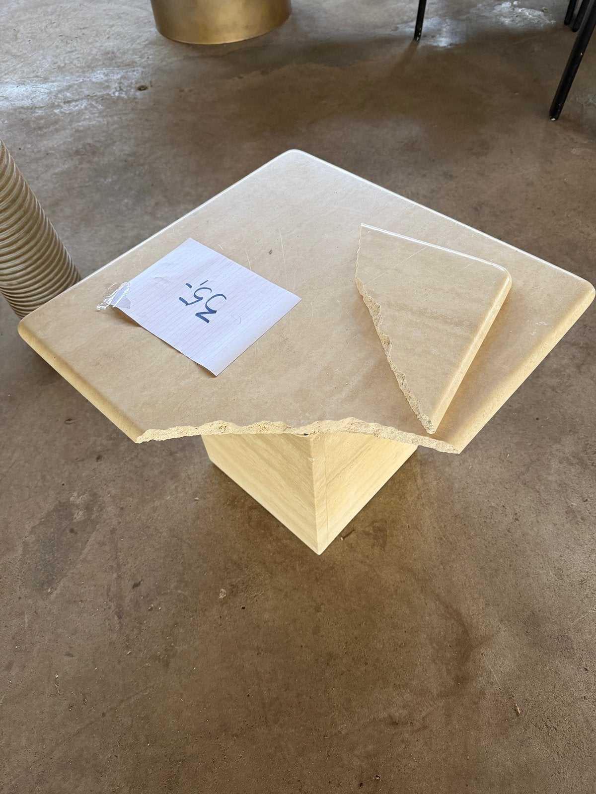 Bijzettafel salontafel travertin te maken, Ophalen, Zo goed als nieuw, Rond, Minder dan 55 cm