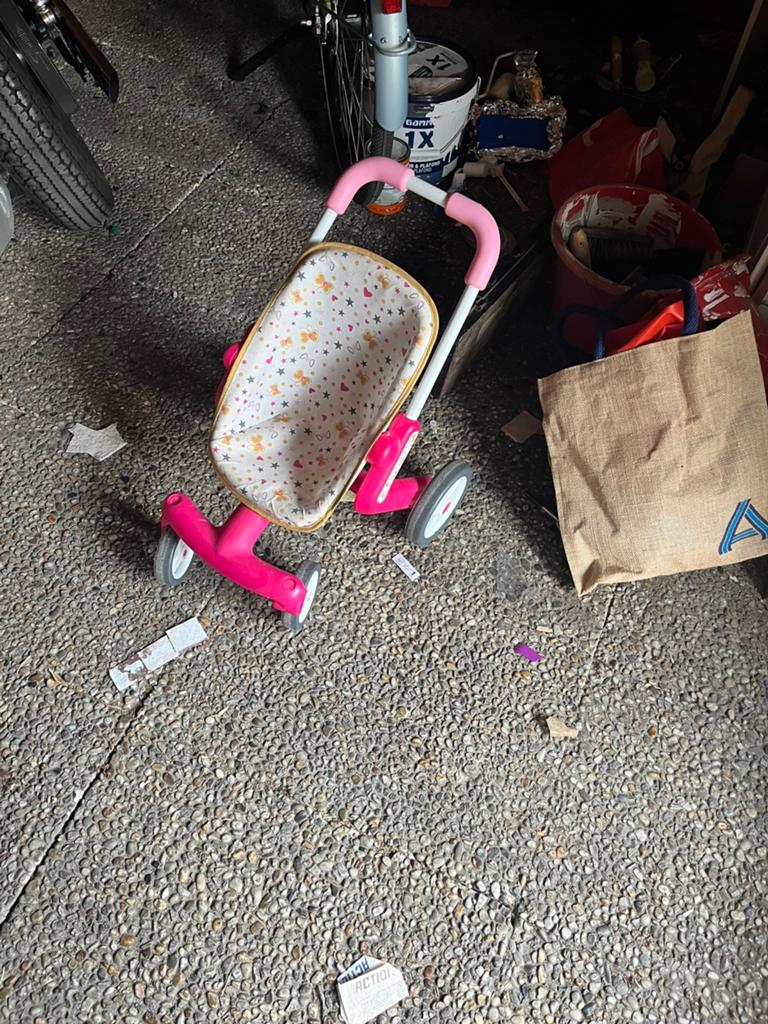 Roze poppenwagen voor uren speelplezier, Ophalen of Verzenden, Zo goed als nieuw, Babypop