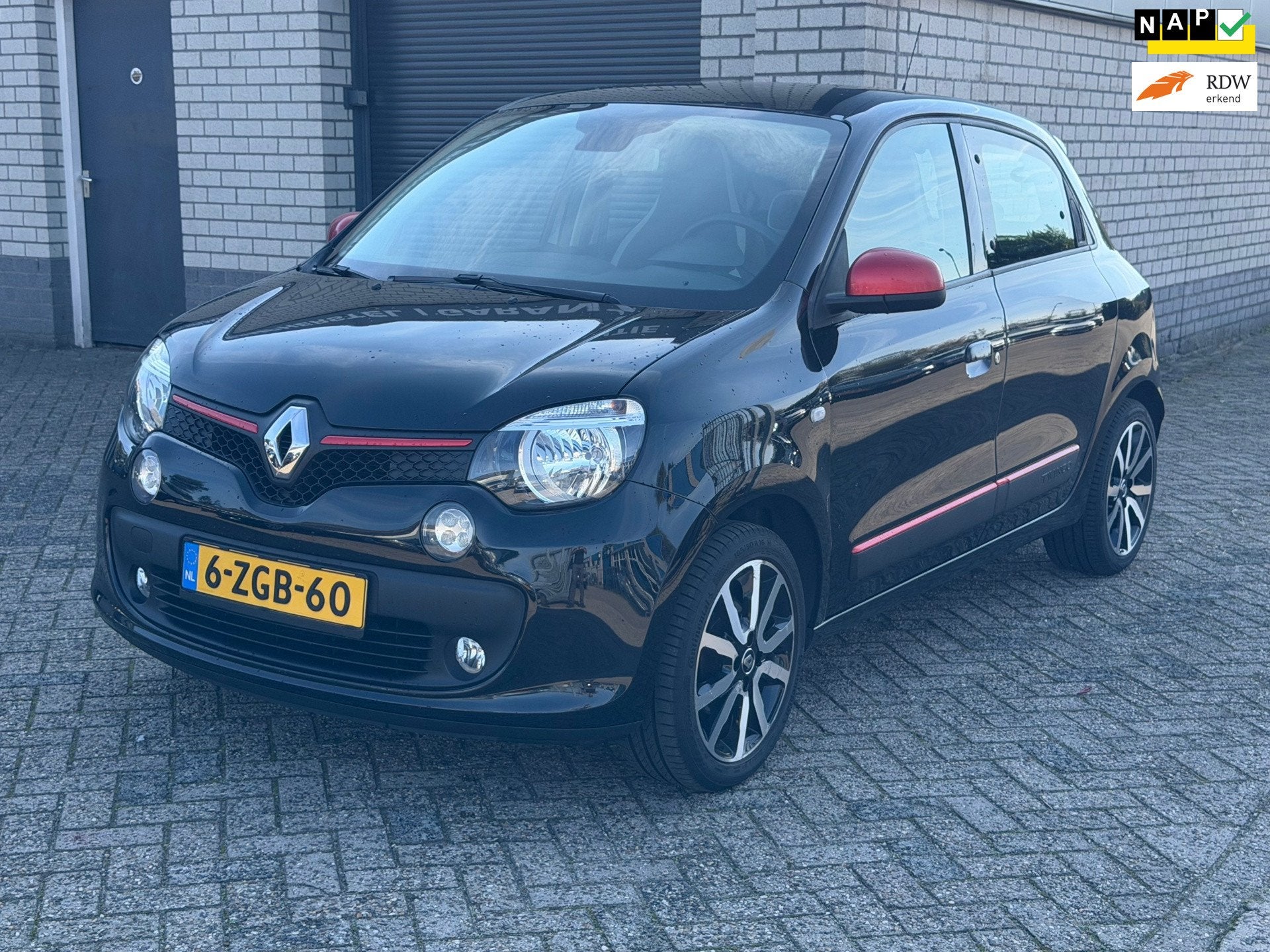 Renault Twingo 0.9 TCe Dynamique | Achteruitrij Camera | Nav, Auto's, Gebruikt, 918 kg, 4 stoelen, Origineel Nederlands