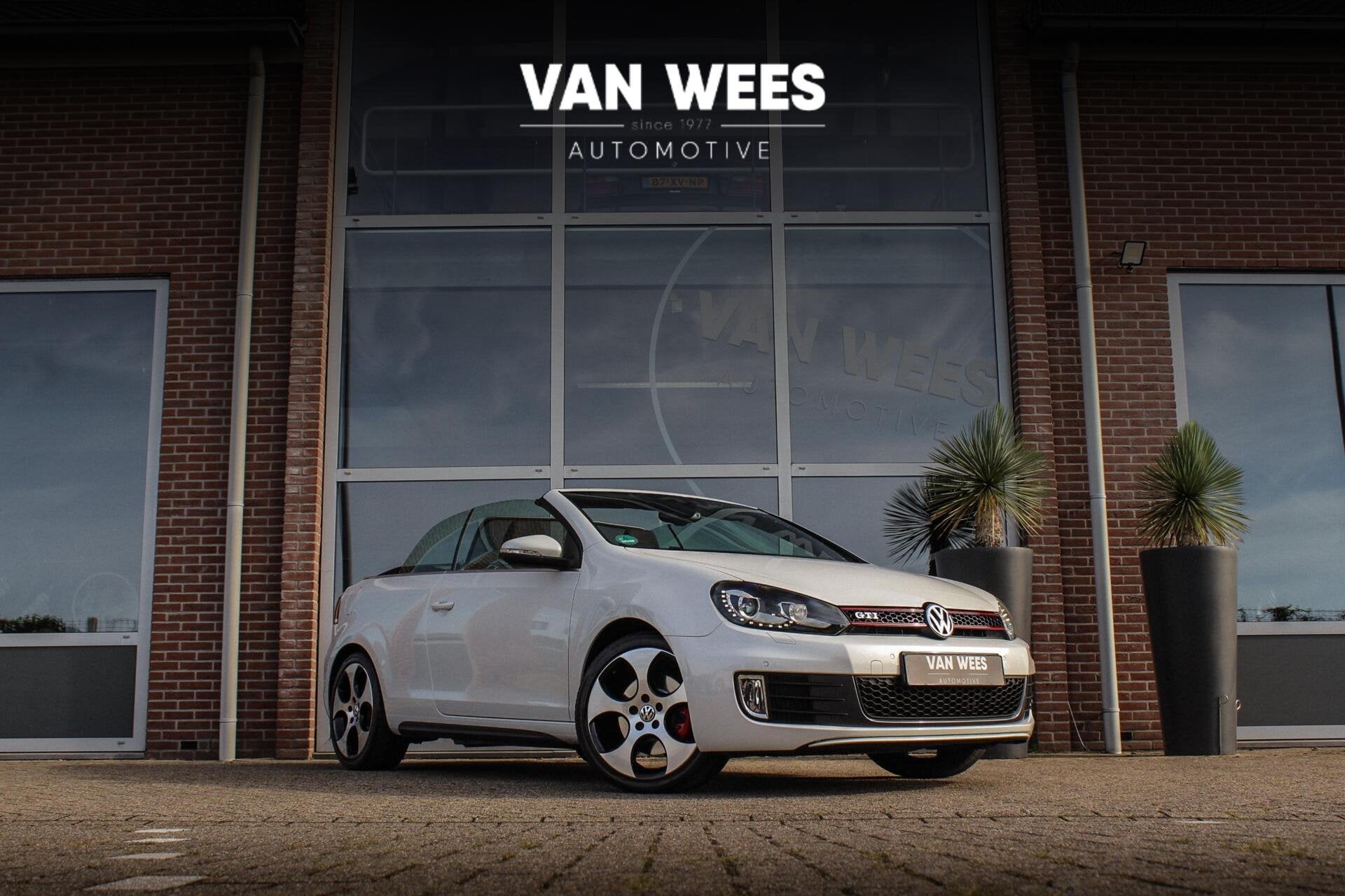 Volkswagen Golf Cabrio 2.0 TSI GTI | 2e eigenaar | DSG | Xen, Euro 5, Stof, Gebruikt, Zwart