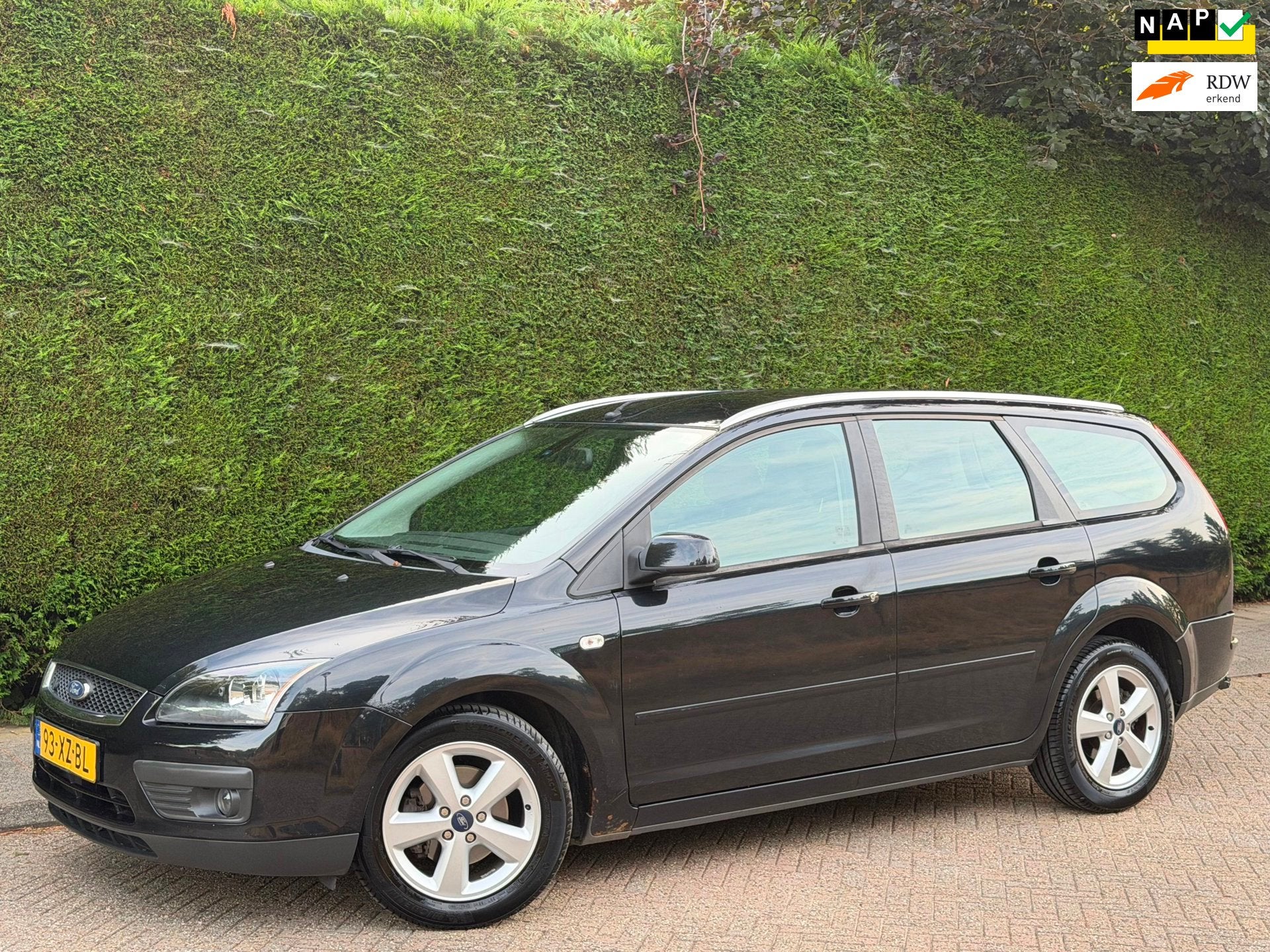 Ford Focus Wagon 1.8-16V Flexifuel RIJDSUPER!/NLAUTO!/1EEIG!, Gebruikt, Zwart, 4 cilinders, Zwart