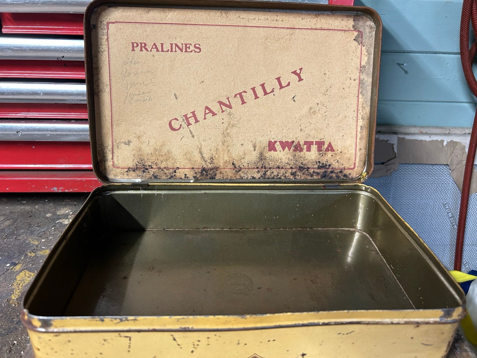Vintage Pralines Chantilly Kwatta Blikken Doos, Ophalen