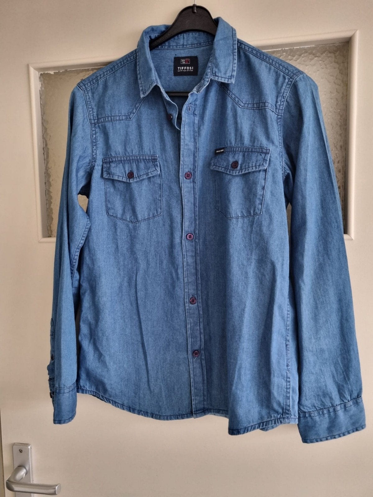 Tiffosi spijkerhemd voor jongens, maat 164 (ca. 13-14 jaar), Kinderen en Baby's, Kinderkleding | Maat 164, Gebruikt, Overhemd of Blouse