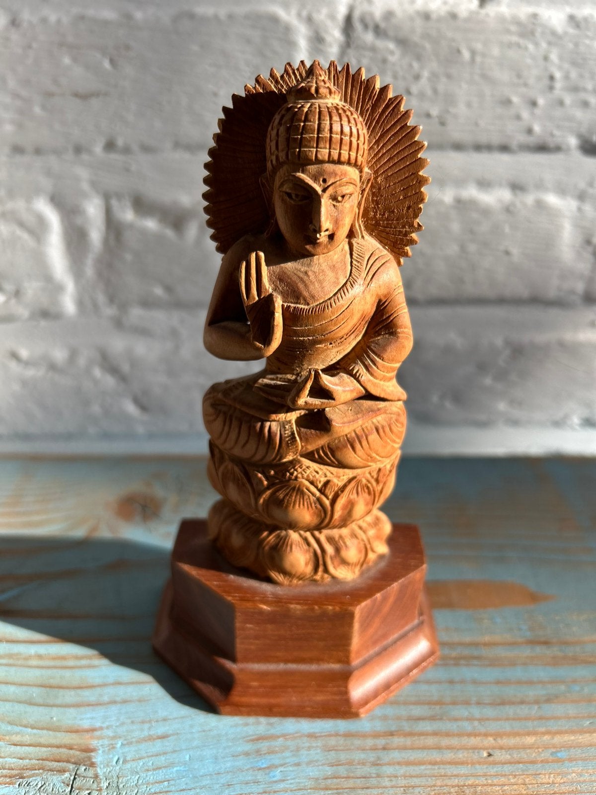 Handgemaakte Boeddha beeld, Houtsnijwerk, Ophalen of Verzenden, 20 - 50 cm, Hout