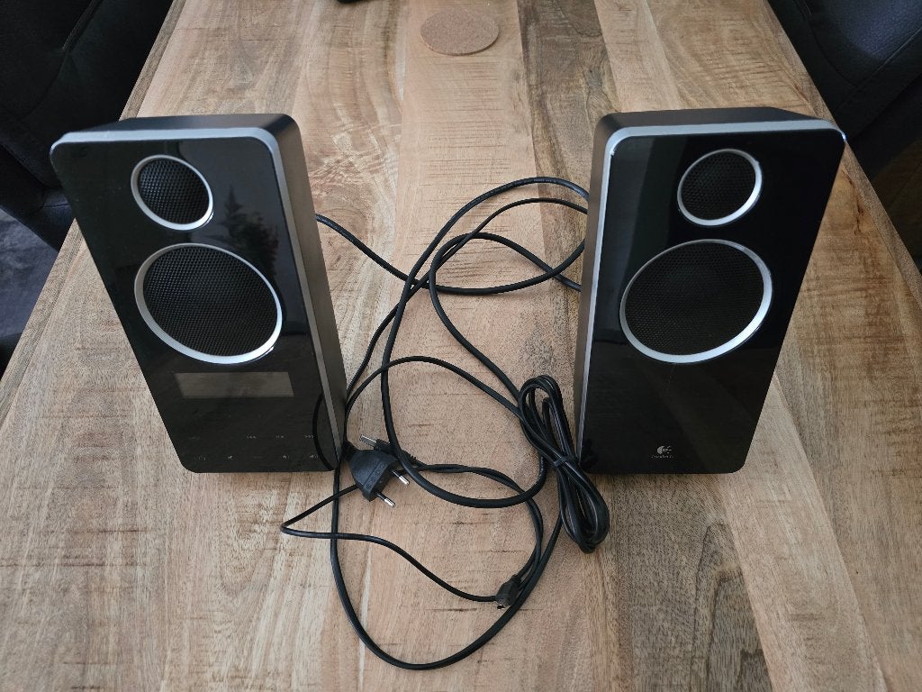 Logitech Z10  actieve speakers, Computers en Software, Pc speakers, Zo goed als nieuw, Overige typen, Ophalen of Verzenden