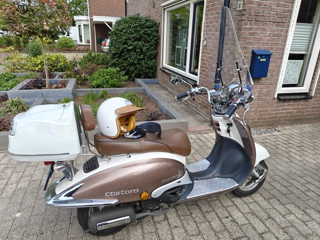 Killer bee retro custom snor, Fietsen en Brommers, Gebruikt, Benzine, Ophalen, Overige merken