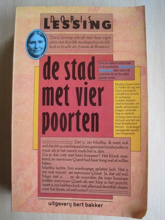 235 - De stad met vier poorten - Doris Lessing, Verzenden, Zo goed als nieuw, Doris Lessing