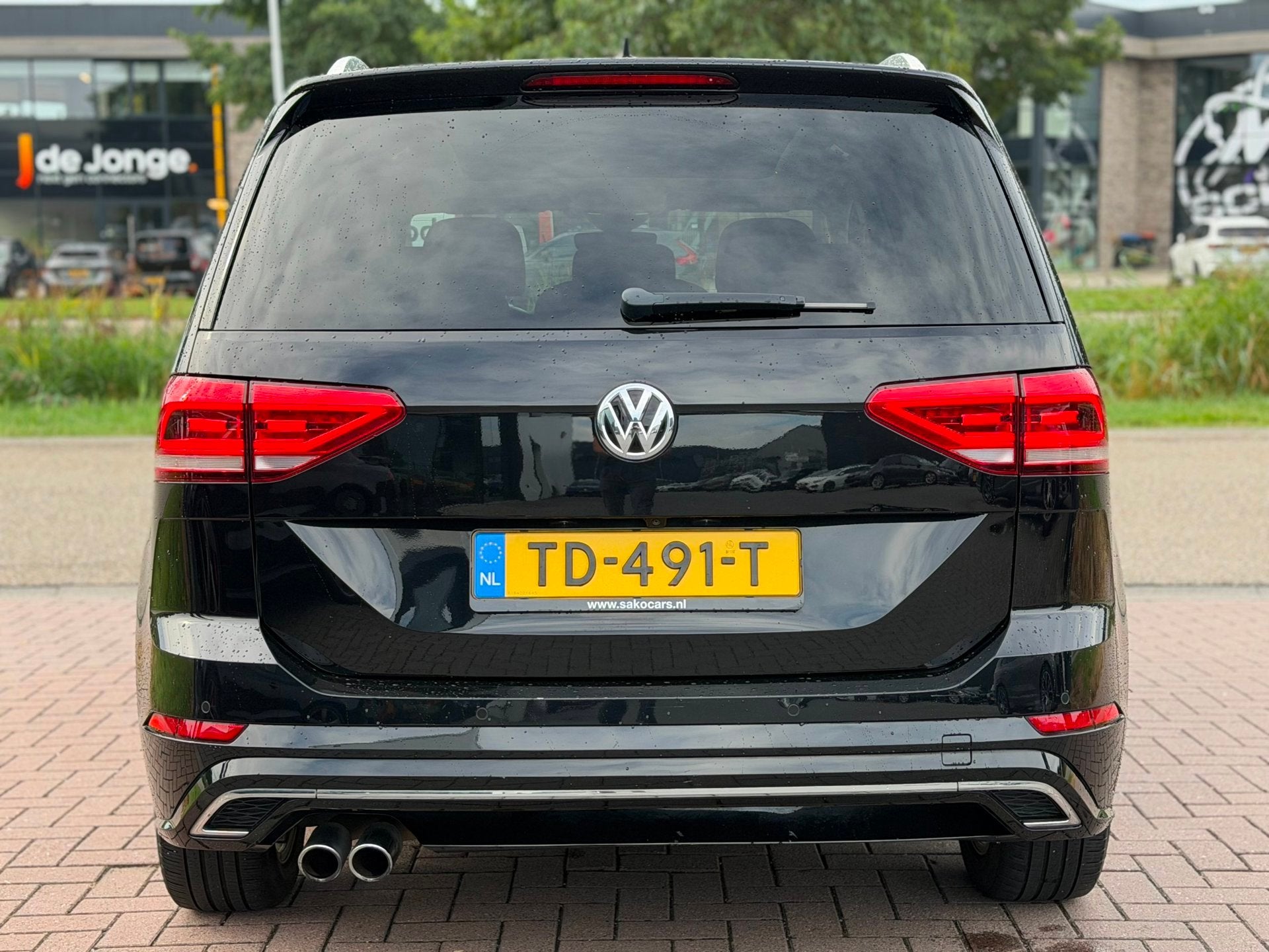 Volkswagen Touran 1.8 TSI Highline Business R-Line 7P 180PK, Stof, Gebruikt, 4 cilinders, 1462 kg