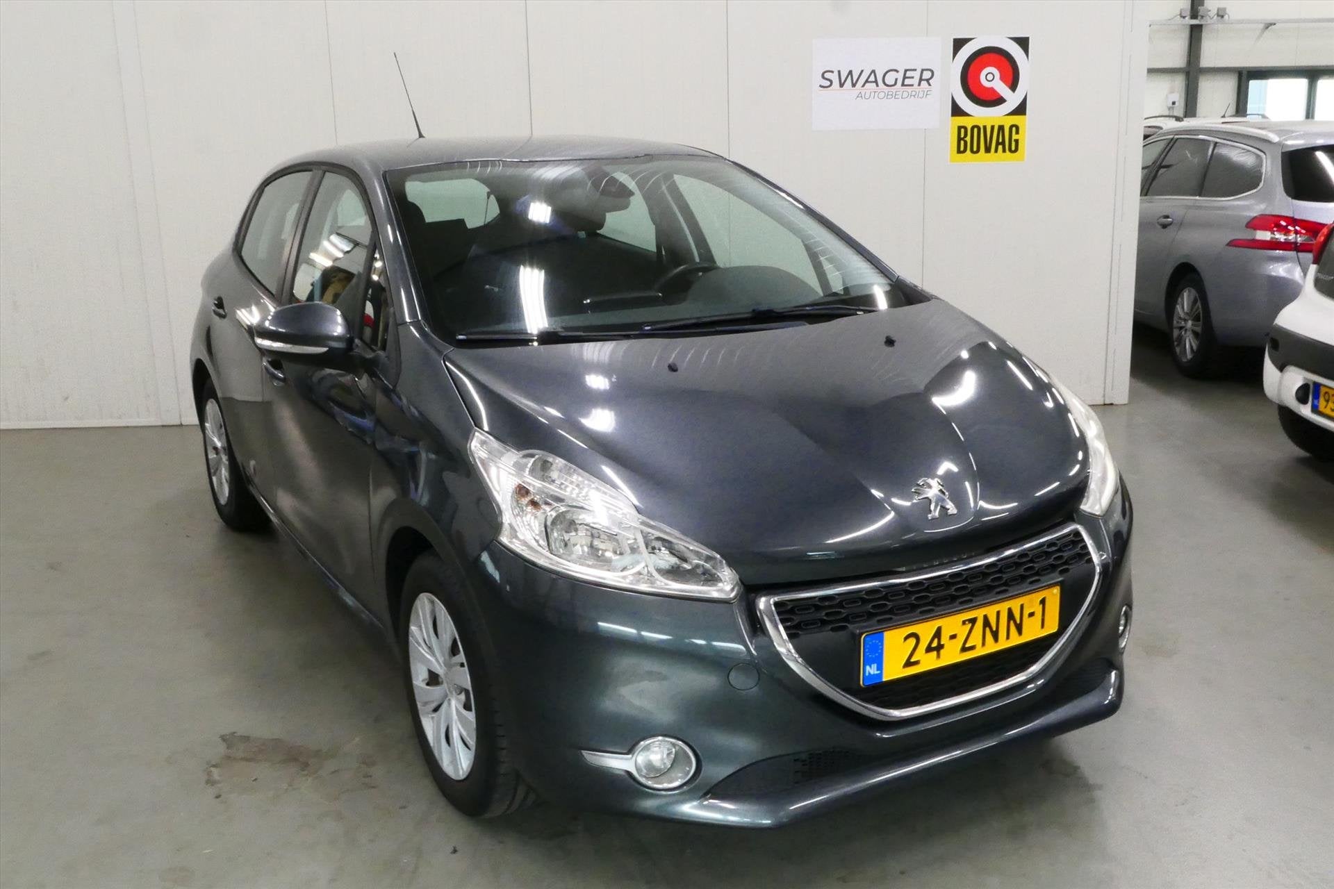 PEUGEOT 208 1.2 VTi 82PK 5D Envy (Goed onderhouden), Auto's, Peugeot, Euro 5, Stof, Gebruikt, 82 pk