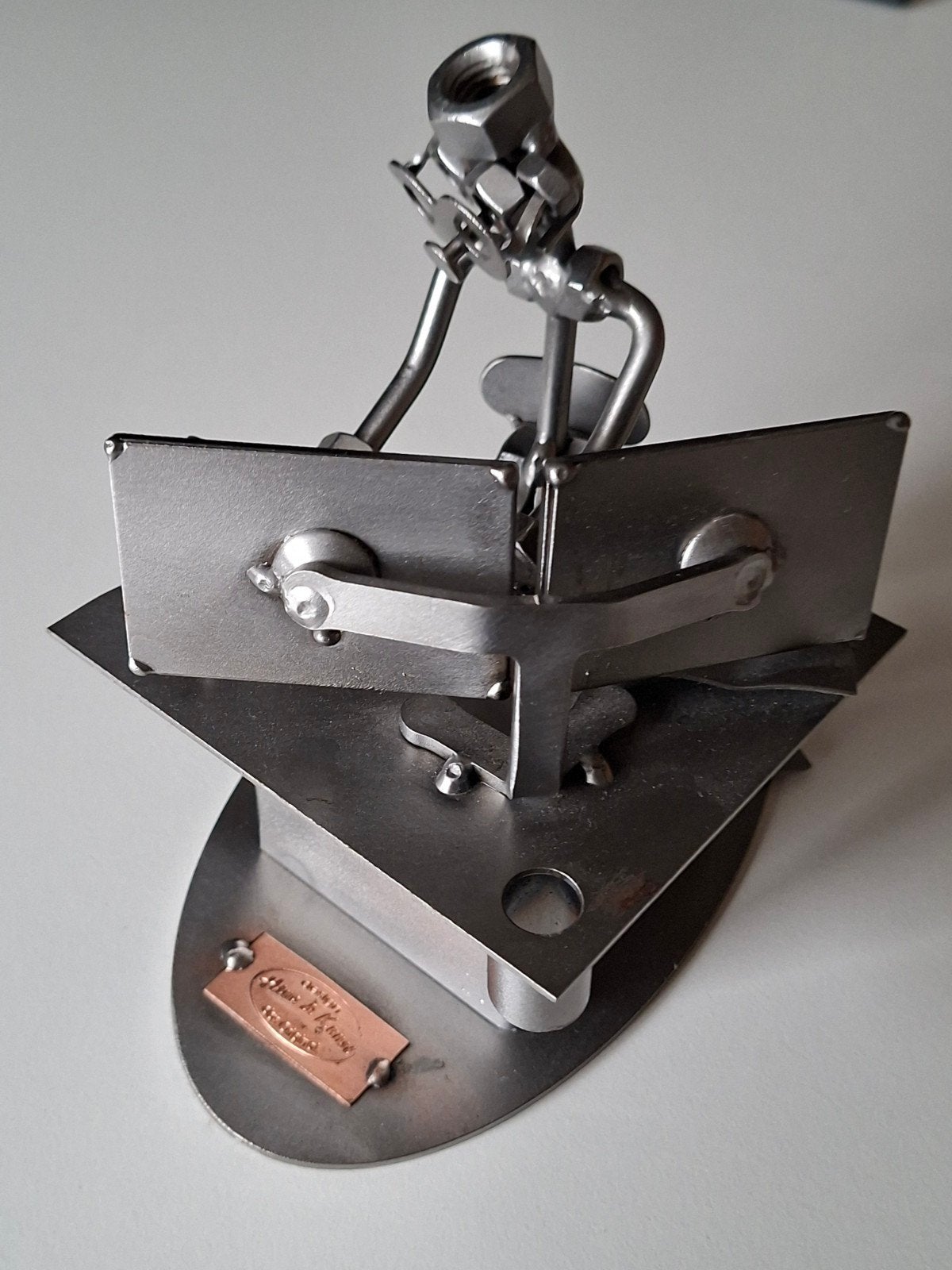 Metalen sculptuur: Programmeur aan bureau met 2 schermen, Minder dan 20 cm, Ophalen of Verzenden, Beeld, Modern