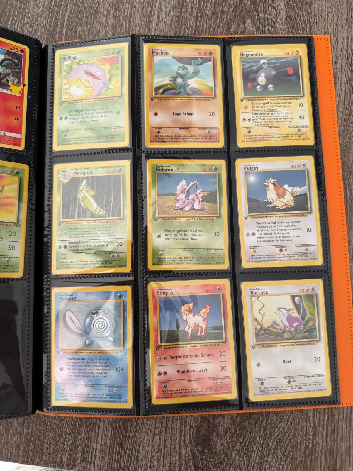 Map vol Pokemonkaarten uit verschillende sets.Rond 500 stuks, Hobby en Vrije tijd, Verzamelkaartspellen | Pokémon, Ophalen of Verzenden