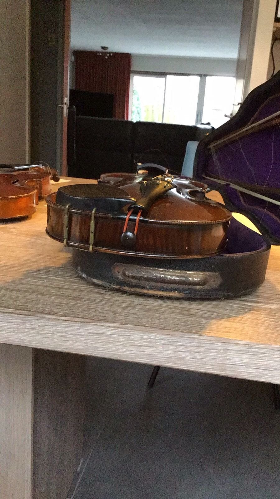 Duitse viool stradivarius merk, Ophalen