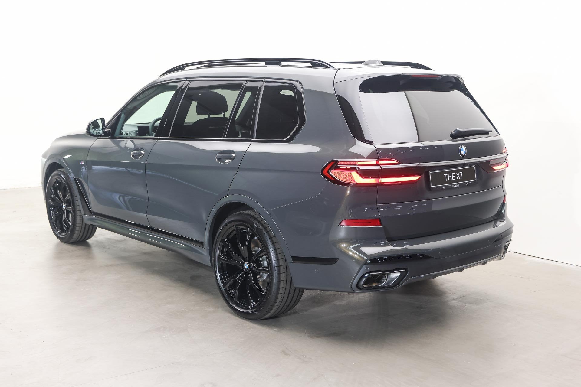 BMW X7 xDrive40i M Sport Automaat / Panoramadak Sky Lounge /, Auto's, Automaat, Dealer onderhouden, Zwart, 7 stoelen