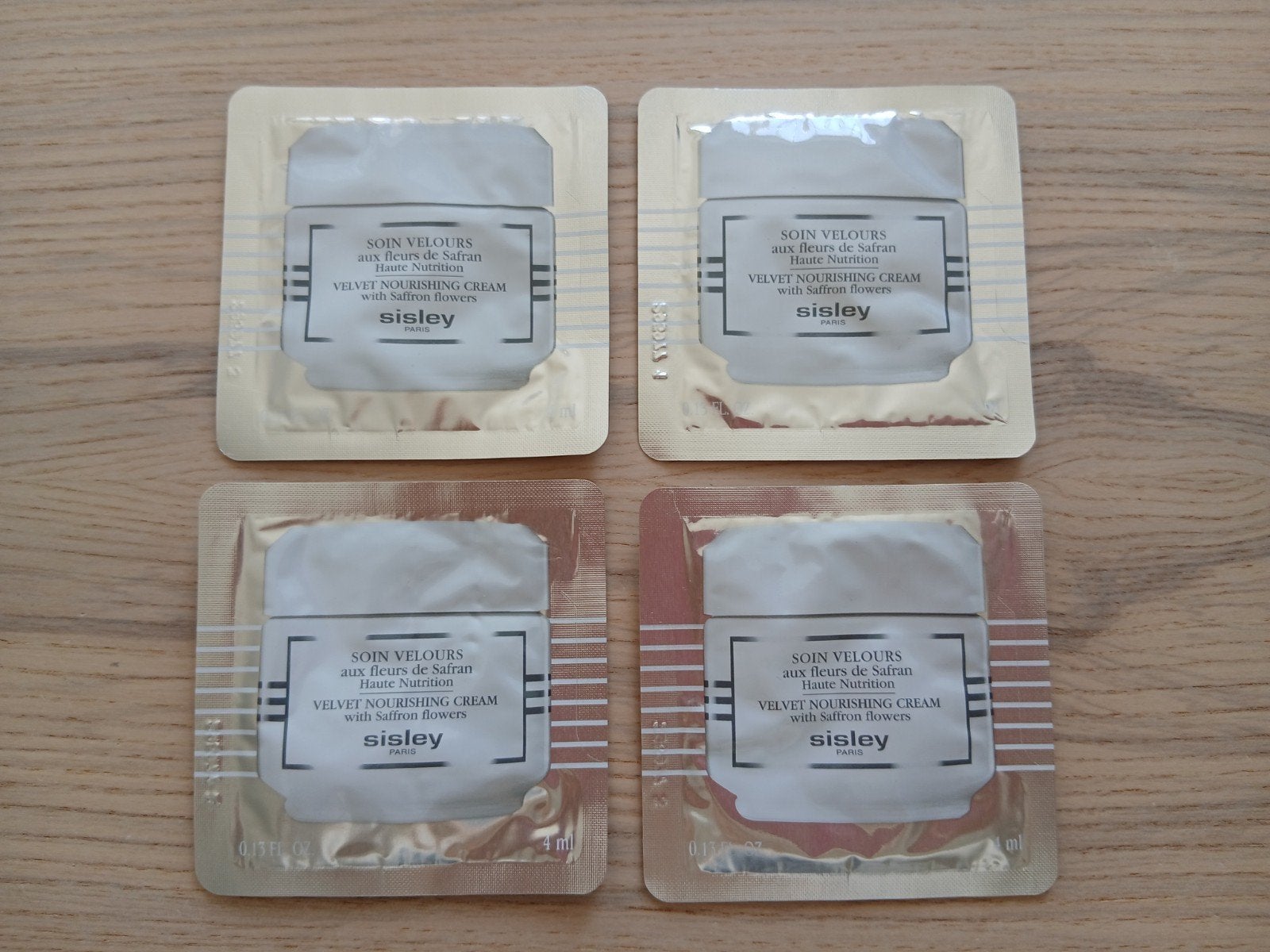 16 ML Sisley Velvet nourishing cream with saffron nu €14,99, Ophalen of Verzenden, Nieuw, Gehele gezicht