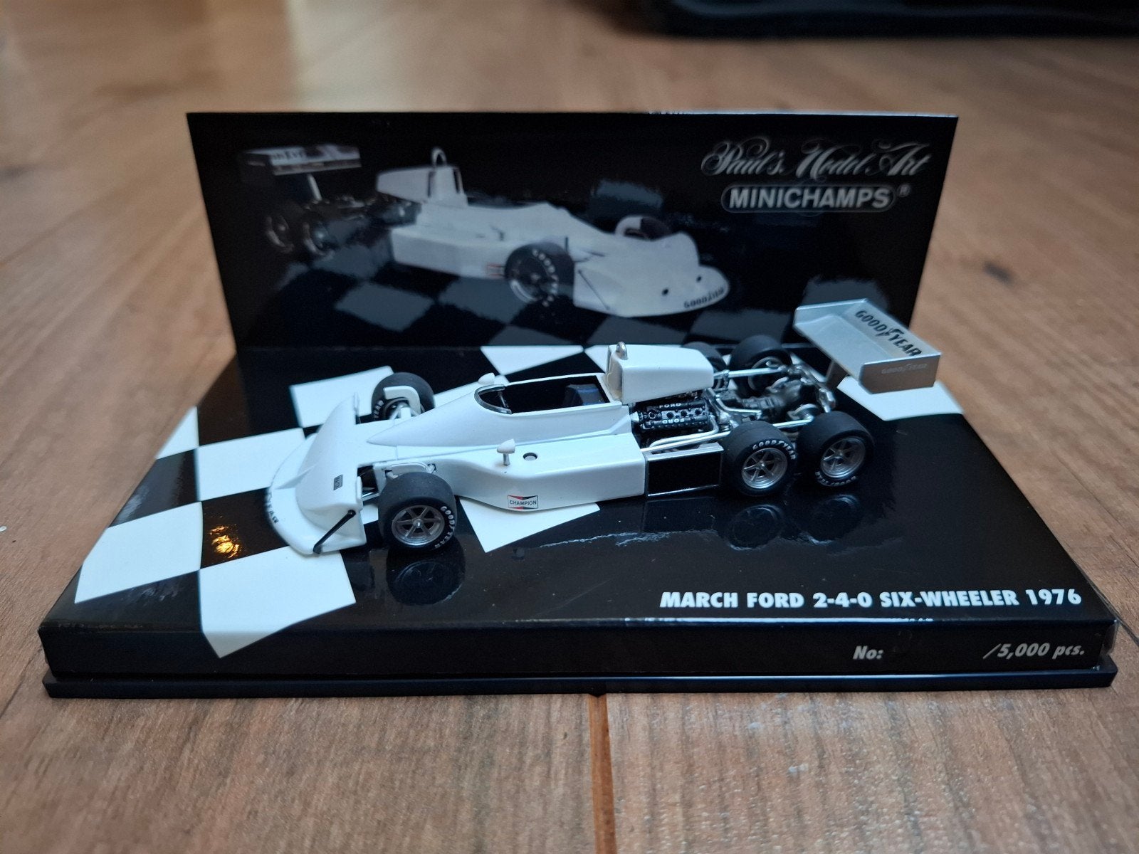 Minichamps March Ford 2-4-0 Six-Wheeler 1976 schaal 1:43, Ophalen of Verzenden, Nieuw, Auto, MiniChamps