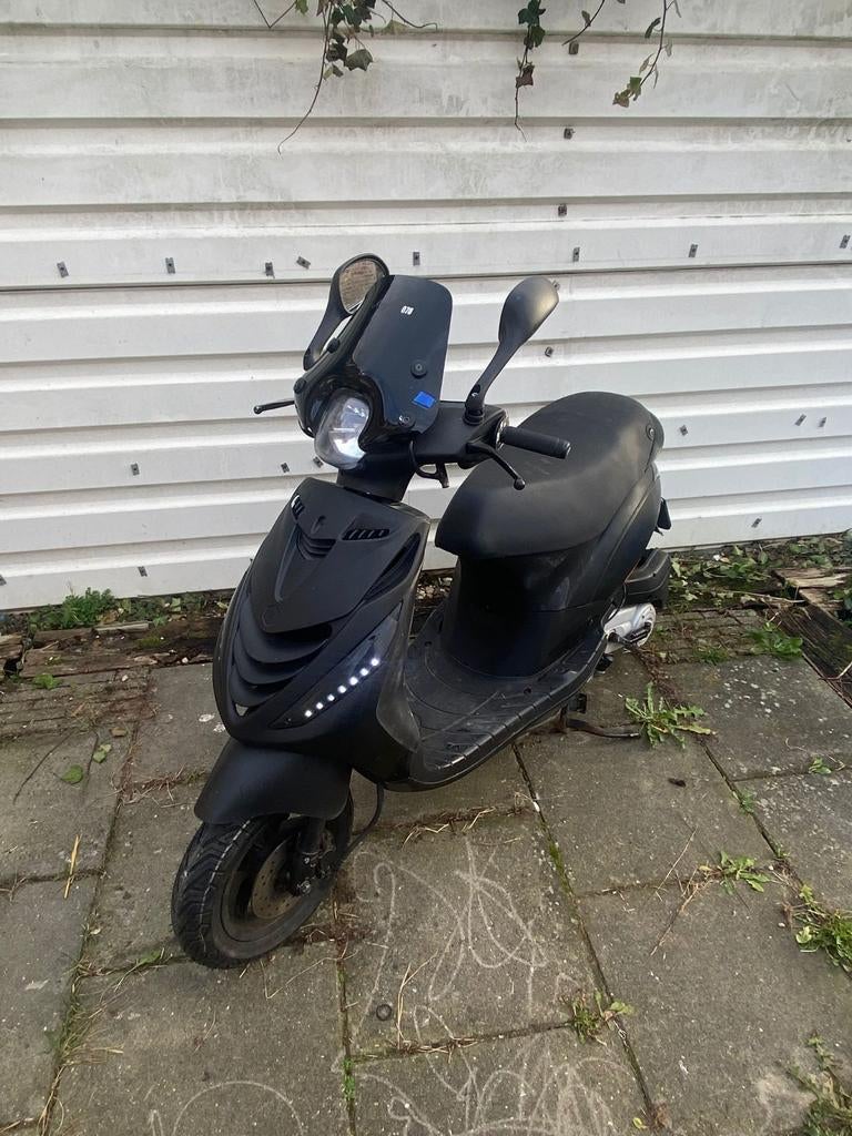 Zip snorscooter te koop, Fietsen en Brommers, Scooters | Piaggio, Ophalen, Benzine, Zip