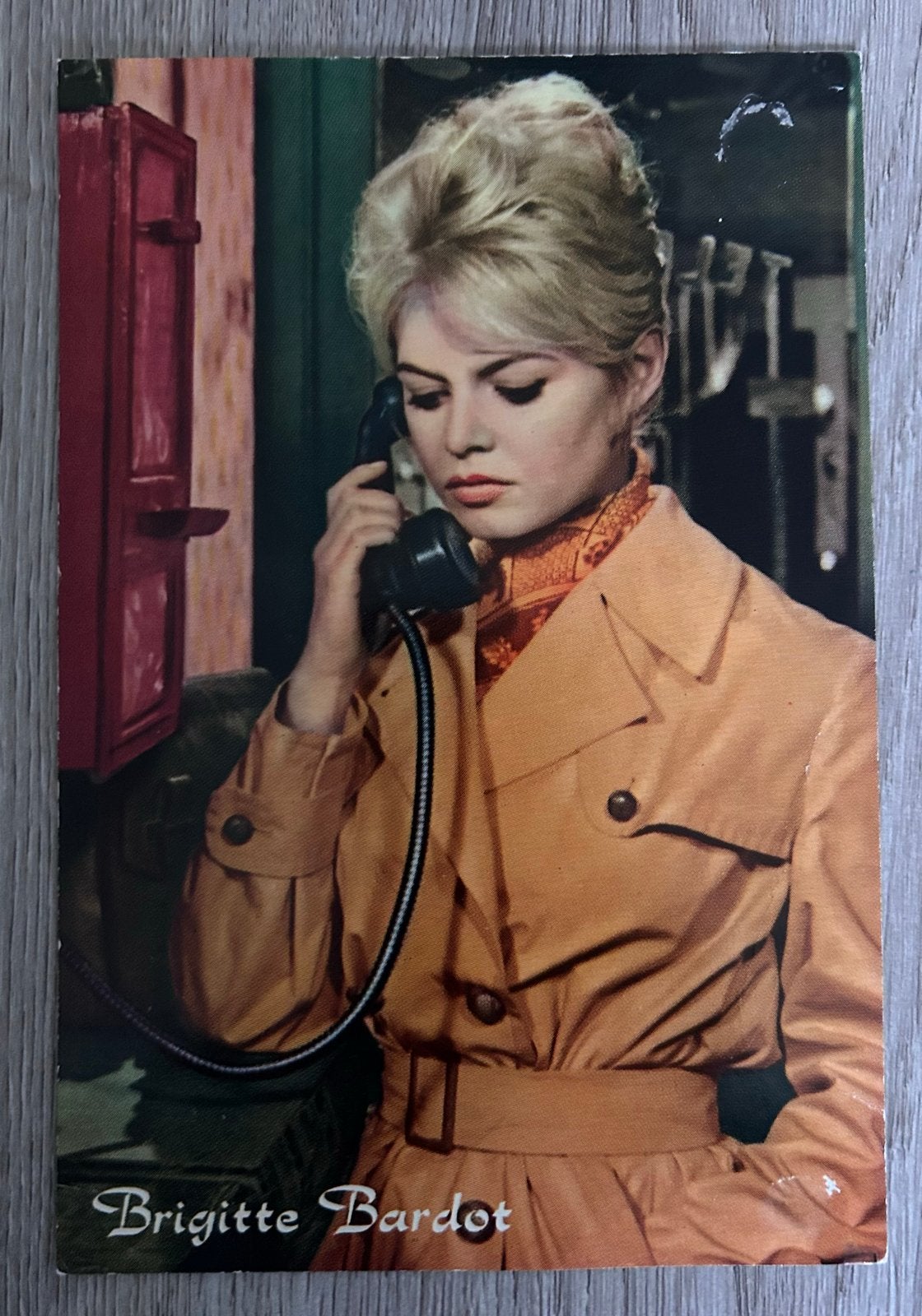 Brigitte Bardot - Vintage ansichtkaart, 1960 tot 1980, Gebruikt, Foto, Ophalen of Verzenden