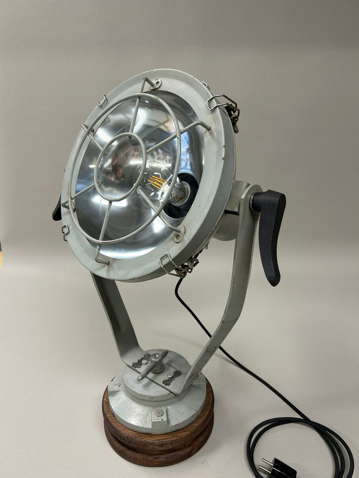 Marine scheepslamp op eiken stolp., Ophalen, Overige materialen, Vintage, Zo goed als nieuw