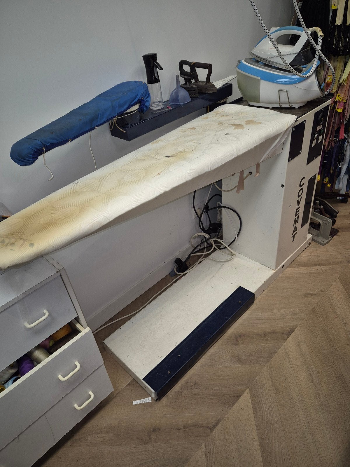 Industriële Strijkplank met Stoomgenerator - COVEMAT, Ophalen, Gebruikt, Strijkijzer met snoer