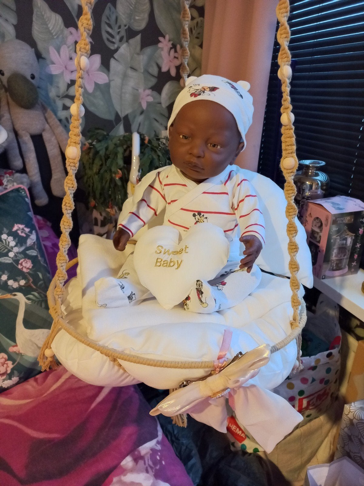 Reborn babypop donkere huidskleur, Kinderen en Baby's, Speelgoed | Poppen, Ophalen of Verzenden, Zo goed als nieuw, Babypop