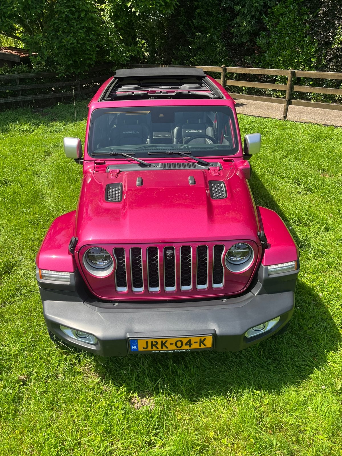 Jeep Wrangler 4xe OVERLAND Phev 380pk 4D Aut. 2022 *PINK*, Automaat, 1995 cc, 2248 kg, Vierwielaandrijving