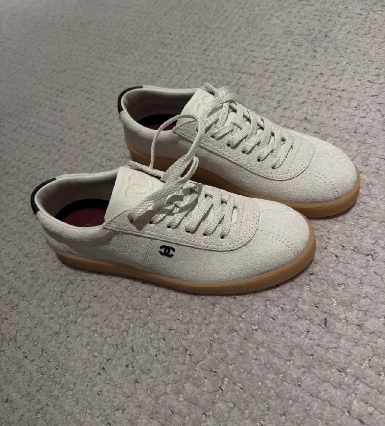 Channel sneakers, Ophalen of Verzenden, Sneakers of Gympen