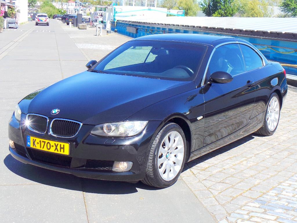 BMW 320i Cabrio Executive,170-pk, Climate, Leder, Tr.Hk, etc, 1995 cc, Zwart, 4 cilinders, Cabriolet