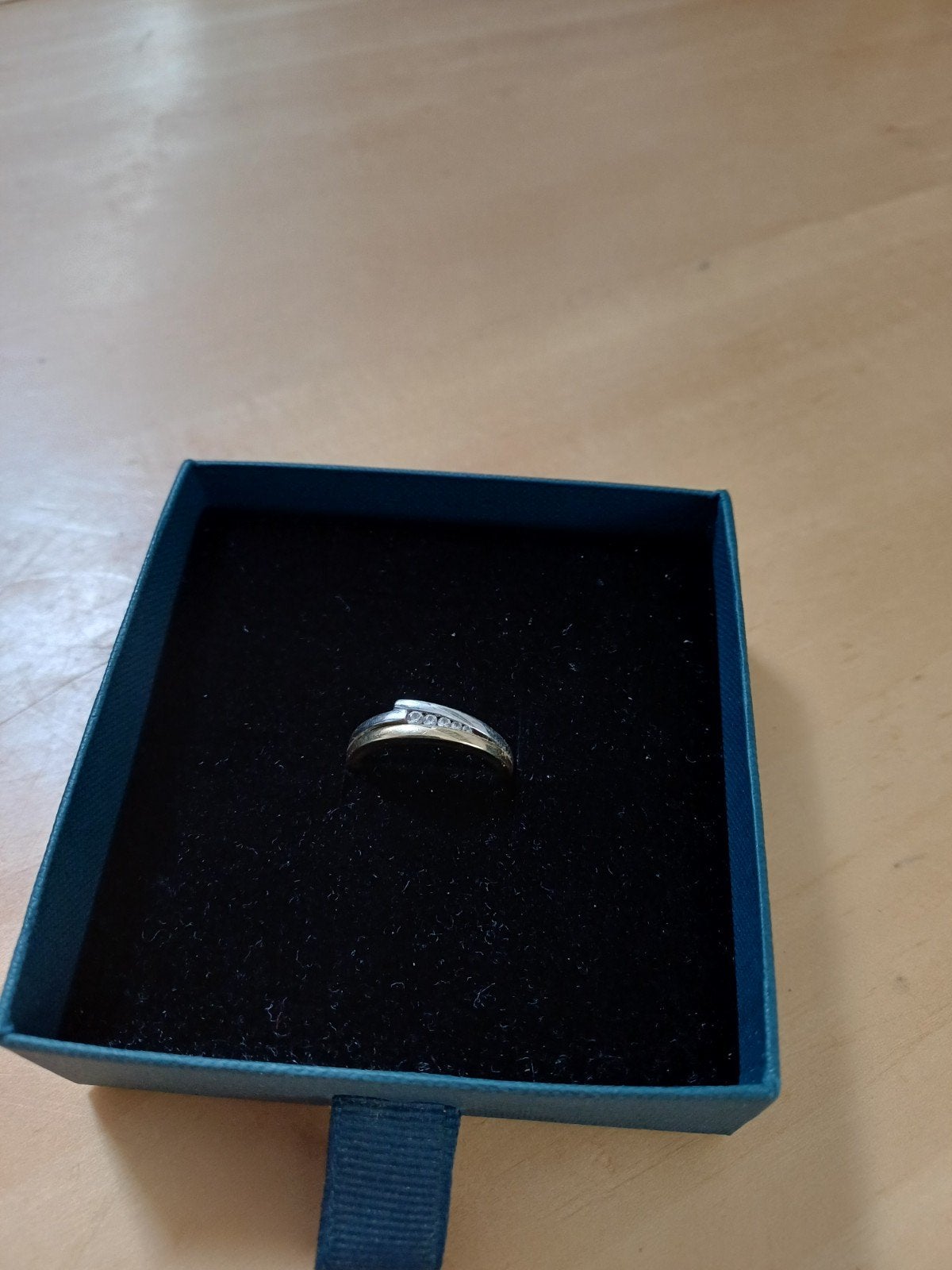 Gouden ring met diamanten, 18 tot 19, Ophalen of Verzenden, Zo goed als nieuw, Met edelsteen
