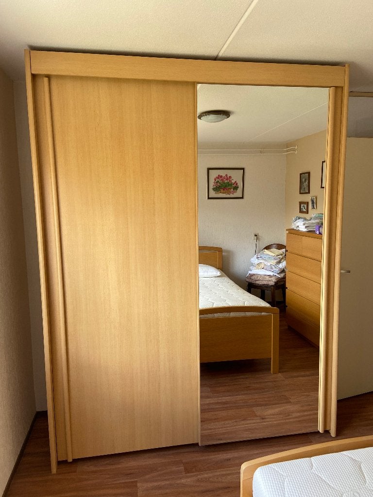 Spiegelkast, Ophalen, Met deur(en), Gebruikt, 200 cm of meer
