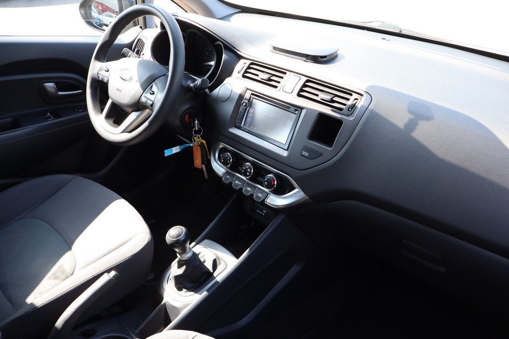Kia Rio 1.2 CVVT ComfortLine Afneembare trekhaak/Airco/Bluet, Zwart, 4 cilinders, Elektrische ramen, Origineel Nederlands