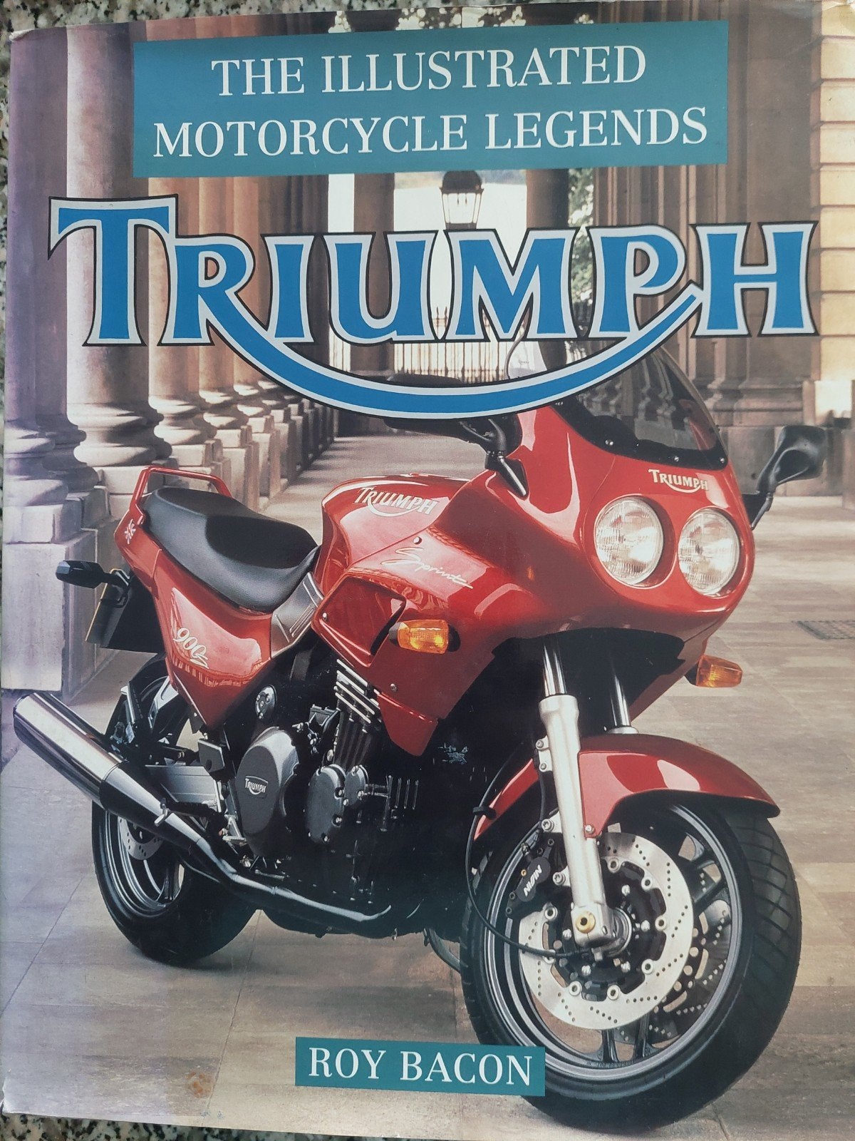 TRIUMPH THE ILLUSTRATED MOTORCYCLE LEGENDS, Boeken, Ophalen of Verzenden, Zo goed als nieuw