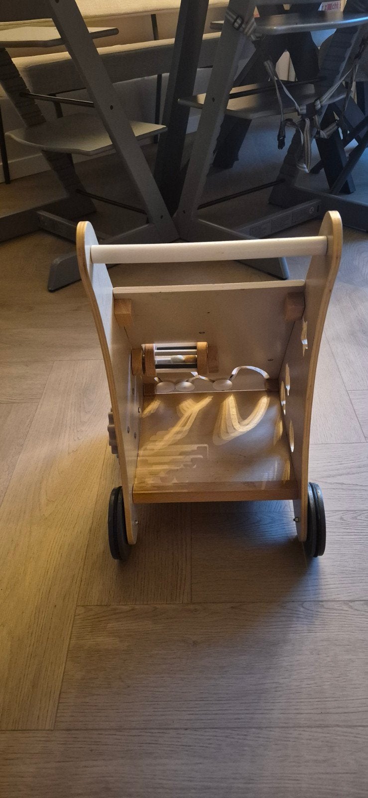 Houten loopwagen met activiteitenbord - Tryco, Kinderen en Baby's, Ophalen, Zo goed als nieuw, Met wieltjes