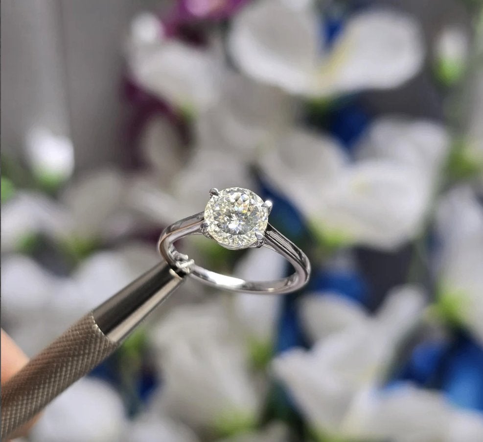 EXCLUSIVE Witgoud ring - 1.97ct Portuguese cut Diamant, Wit, Nieuw, Ophalen of Verzenden, 17 tot 18