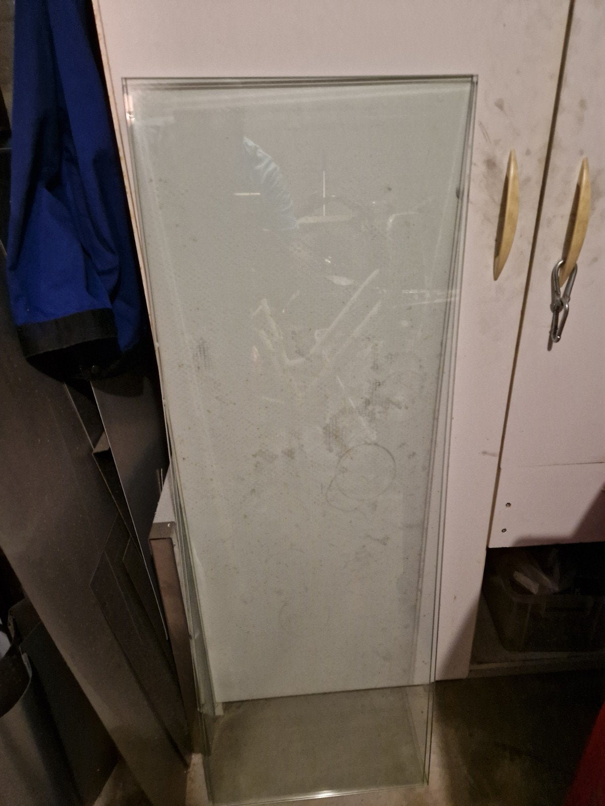 Glazen planken, Ophalen