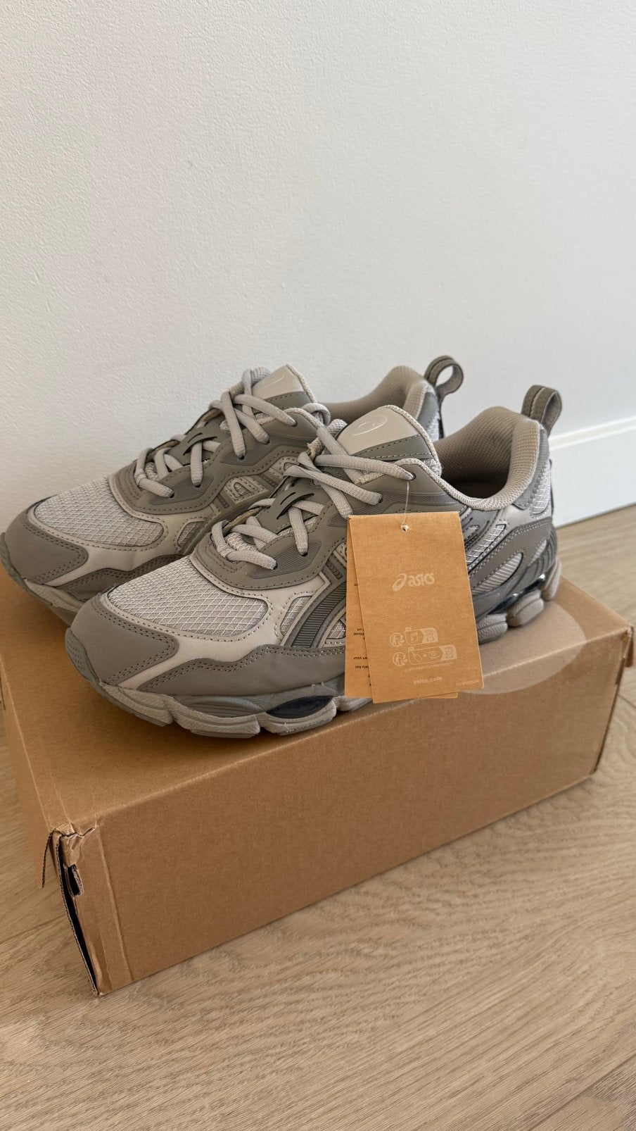 Asics Gel NYC Cement Grey 42,5, Ophalen of Verzenden, Zo goed als nieuw, Overige kleuren, Sneakers of Gympen